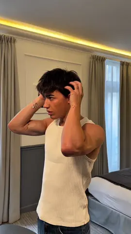A post by @justboggi on TikTok caption: Sinceramente no os la podéis perder y a Brad Pitt tampoco🏃🏻‍♂️@Warner Bros. España  #F1LaPelicula – ya en cines!! #publi #PeliculasRecomendadas #QuéVer #Peliculas2025