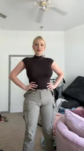 A post by @lillybloomes on TikTok caption: #dance #fyp 