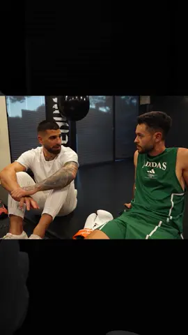 A post by @thegrefg on TikTok caption: La mejor disciplina para defenderte @Ilia Topuria 🤼