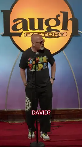 A post by @officialhowiemandel on TikTok caption: #standup #comedia #comment 