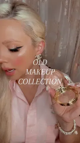 A post by @kayladawncook on TikTok caption: What’s in my old makeup bag? #makeupbag #makeup #whatsinmybag 