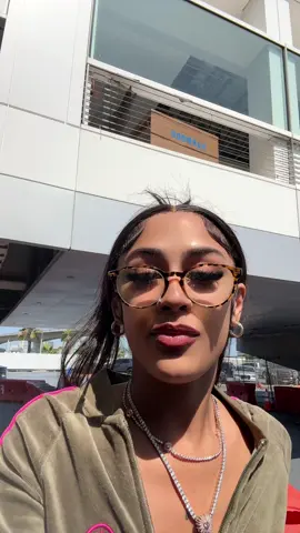 A post by @theahnamac2 on TikTok caption: 😂🥹💕 #fypシ #fyp #viral 
