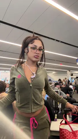 A post by @theahnamac2 on TikTok caption: #fypシ #fyp #viral 