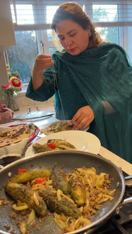 A post by @pulwasha_cooks on TikTok caption: Qeema bharey karely or tandoori roti #fyp #qeemakarely #tandooriroti #pulwashacooks 