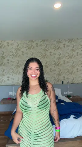 A post by @tashh02 on TikTok caption: Conmigo no te quieren ver 💕🙇🏽