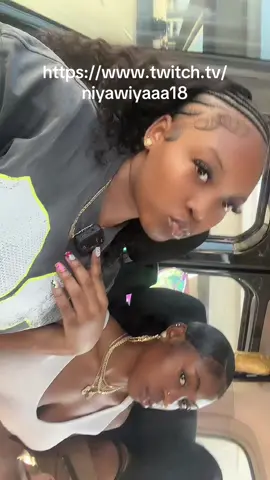 A post by @niyawiyaaa18 on TikTok caption: Come see on Twitch !