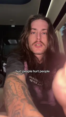 A post by @97honestav on TikTok caption: </3