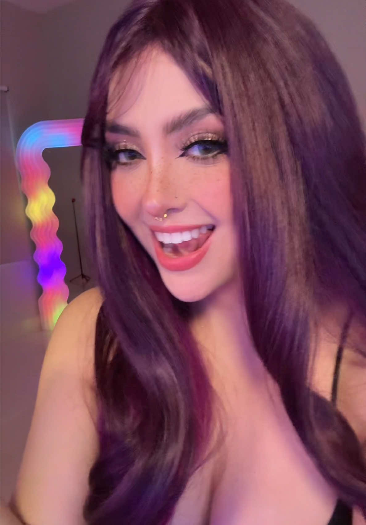 A post by @arigameplays on TikTok caption: 🩷🩷🩷 #arigameplays #fyp #ariabela 