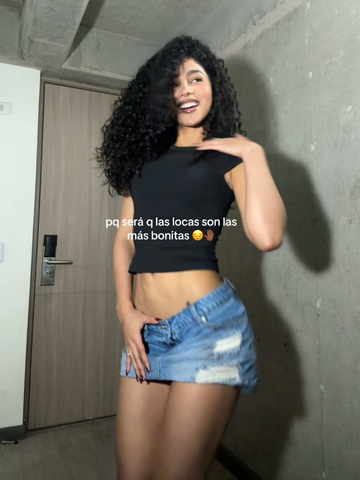 A post by @barbaramirezzz on TikTok caption: cupido siempre me la haceeee