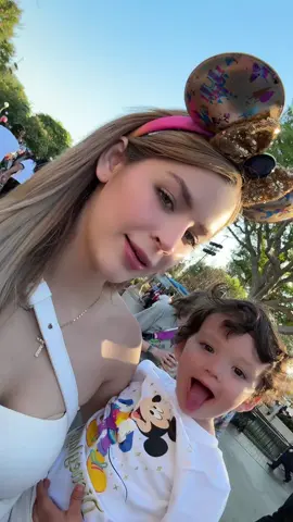 A post by @carolcastromx on TikTok caption: Mi amorcito chiquito en Disney 💙
