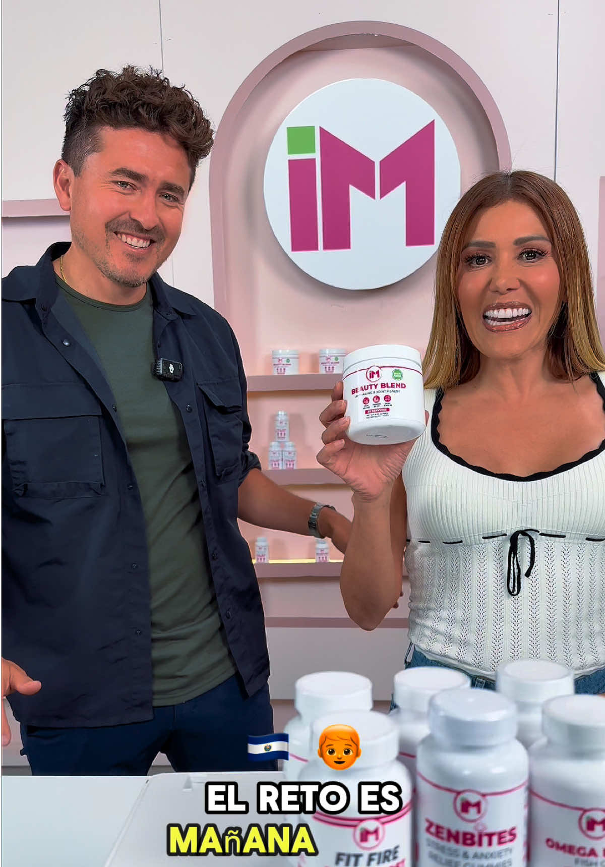 A post by @adelgaza20 on TikTok caption: Mi gente bella, ¿Saben por qué estoy tan feliz? 🤩 ¡Porque mañana es nuestro MEGALIVE! 🎉 Y les juro que viene con TODO. 💫 Preparé unos súper especiales que te van a encantar 🎁, retos increíbles con premios espectaculares 🏆, y sorpresas que te van a dejar sin palabras. ✨  ¡No puedo esperar para compartir todo contigo! 💝 Anota: Sábado 28, 11am PST / 2pm Miami 🕐 El link para registrarte está aquí abajo 👇 ¡Será una tarde muchas sorpresas! 🎊