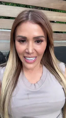 A post by @adelgaza20 on TikTok caption: Lista para mañana hacer mi mejor trabajo con mis Gomitas de IM Zen Bites, Que me ayudan a reducir el estrés del viaje ❤️ Mañana es nuestro MEGALIVE! 🎉 Y les juro que viene con TODO. 💫 Preparé unos súper especiales que te van a encantar 🎁, retos increíbles con premios espectaculares 🏆, y sorpresas que te van a dejar sin palabras. ✨  ¡No puedo esperar para compartir todo contigo! 💝 Anota: mañana sábado 28, 11am PST / 2pm Miami 🕐 El link para registrarte está aquí abajo 👇 ¡Será una tarde muchas sorpresas! 🎊