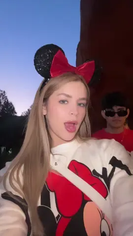 A post by @carolcastromx on TikTok