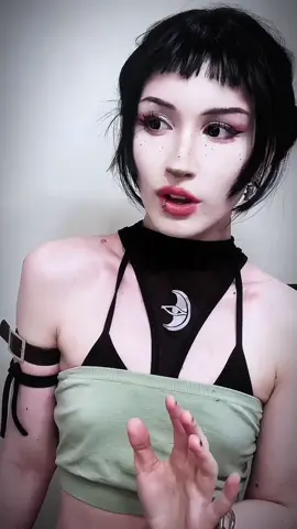A post by @chloejonesyy on TikTok caption: Down boy!  #kpopdemonhunters #zoeykpopdemonhunters #zoeycosplay #cosplay #foryou #fyp #foryoupage 