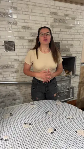 A post by @cleopatradiana3277803 on TikTok caption: #fyp #imiplacebunisorul😋#😜 