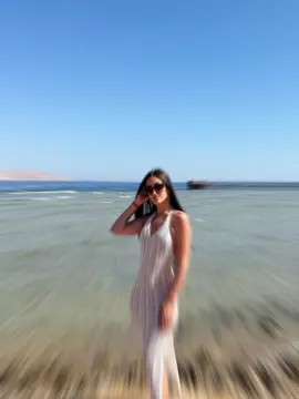 A post by @mihaelamelniciuc1 on TikTok caption: #sea #redsea🌊 #marefuori #goviral #forypupage #рекомендации #🌊wave_team🌊 #🌊🏖️ 