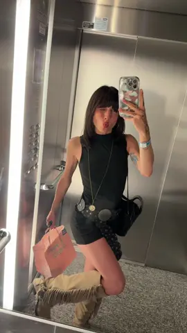A post by @angelinamango__ on TikTok caption: tutte le mie personalità sono tamarre che bello