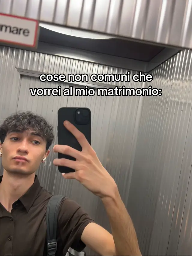 A post by @simone.lionetti on TikTok caption: o sarà così o non mi sposo.
