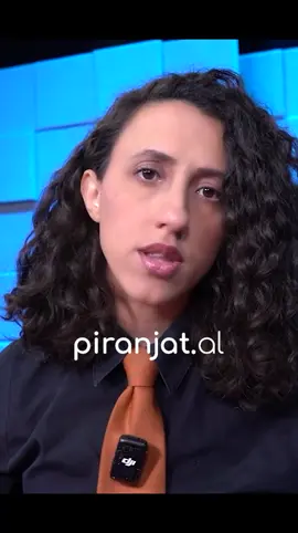 A post by @piranjatofficial on TikTok caption: Dështimi i paralajmëruar i Air Albania. Pj. 3 #piranjatshow #piranjat #albaniantvshow #foryourpage #fyp 