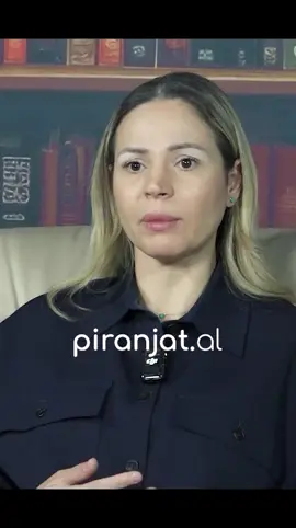 A post by @piranjatofficial on TikTok caption: Dështimi i paralajmëruar i Air Albania. Pj. 4 #piranjat #piranjatshow #albaniantvshow #foryourpage #fyp 