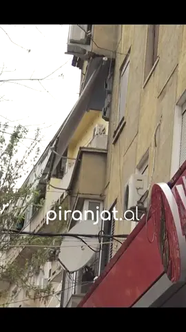 A post by @piranjatofficial on TikTok caption: Dështimi i paralajmëruar i Air Albania. Pj. 5 #piranjat #piranjatshow #albaniantvshow #foryourpage #fyp 