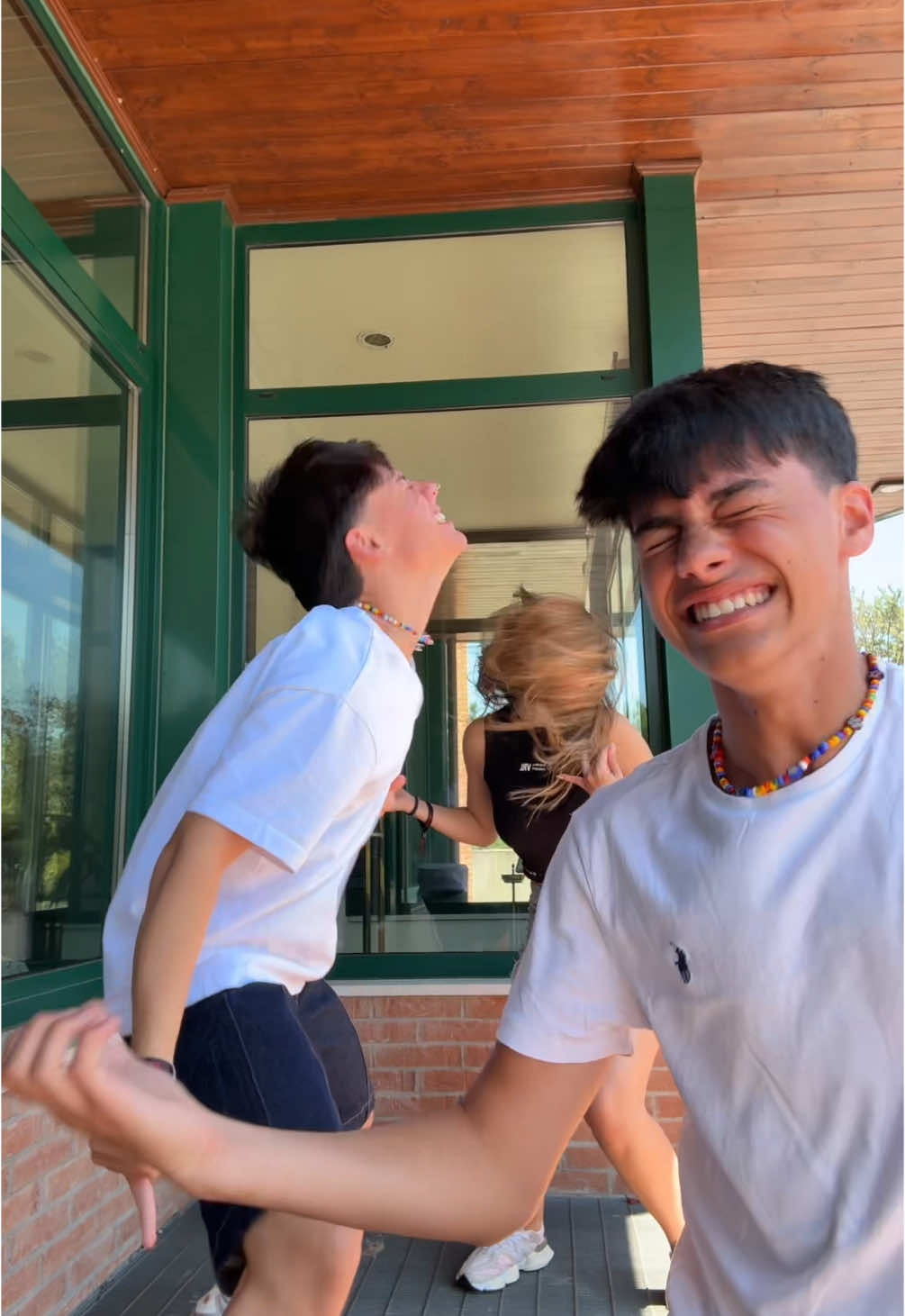 A post by @borsi___ on TikTok caption: finale inaspettato, il caldo ci sta brucuando i neuroni 😂💕 @Viola Silvi @Fabio Ferrucci 