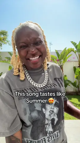 A post by @darkoo106 on TikTok caption: Stay with me my girl!  #summer 