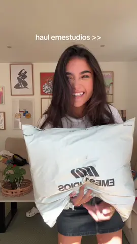A post by @ximeponch on TikTok caption: @EME STUDIOS TOPPP!!!! 