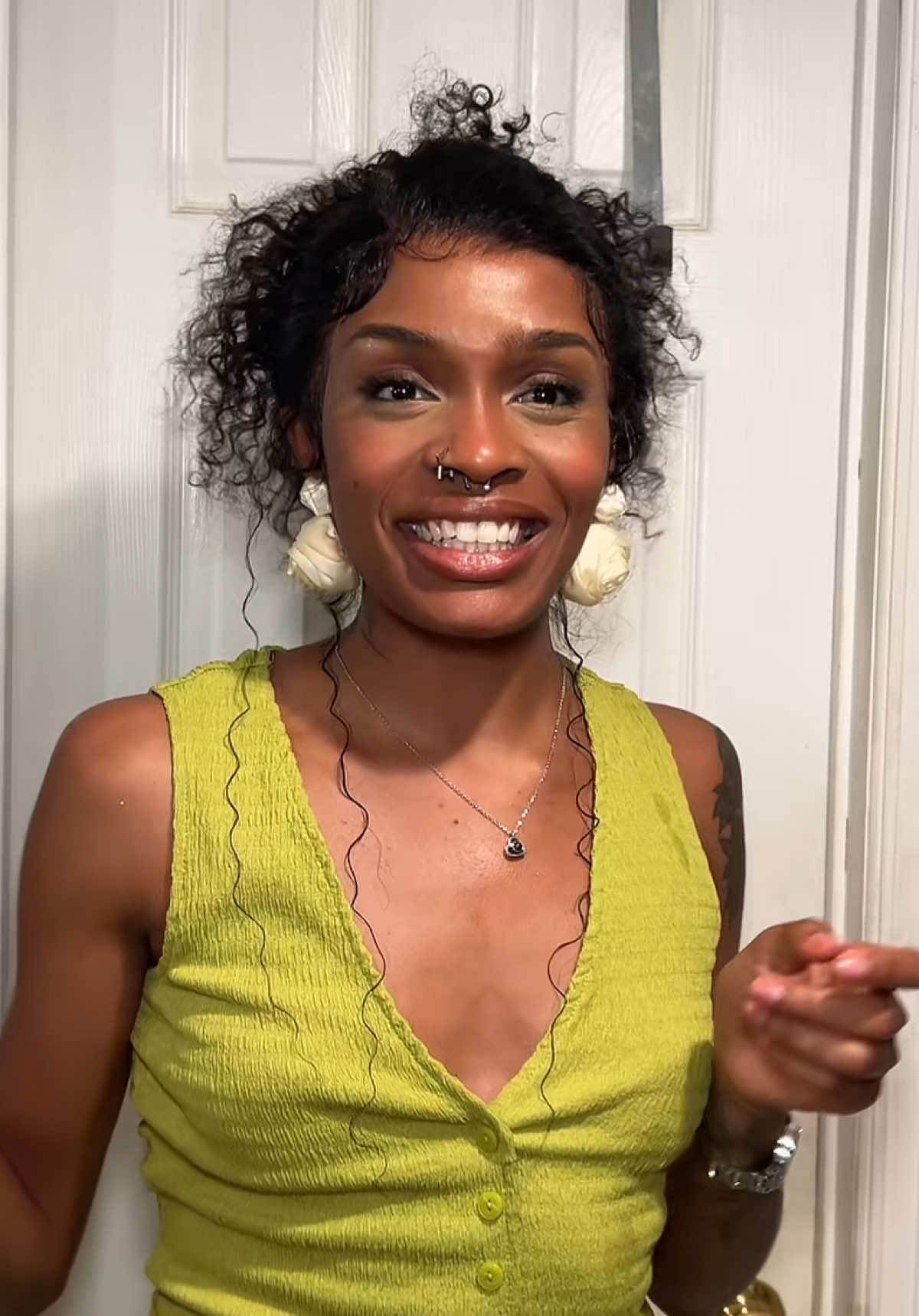 A post by @savannahhannah_ on TikTok caption: The endless amount of styles ima do with this wig!!! AHHH 😍 @WigFever Hair 👏🏾 360 WIG LINK IN MY BIO! #wigfeverhair #wigfever #360wiginstall 