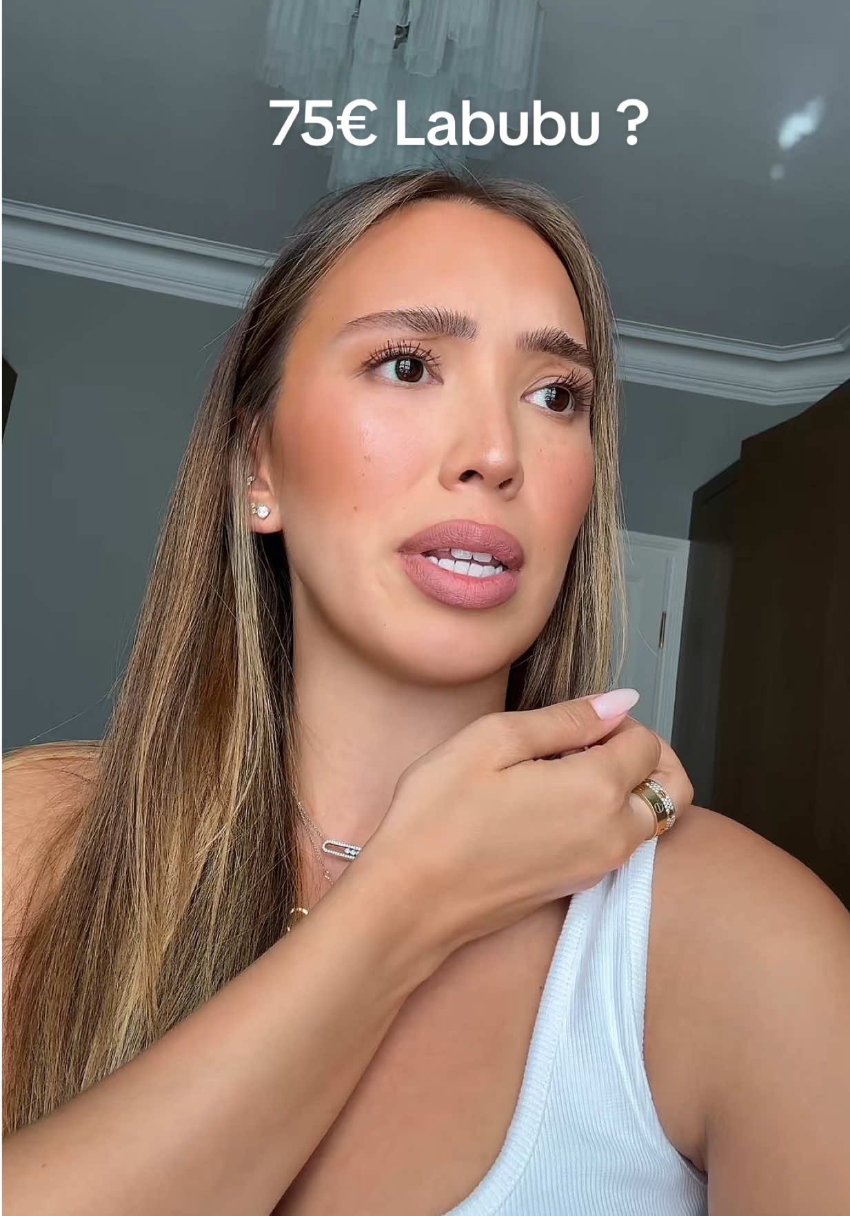 A post by @adorable_caro on TikTok caption: Zara Haul ist morgen live auf YouTube 🥰 #zarahaul#labubu#zara#tryonhaul#haul