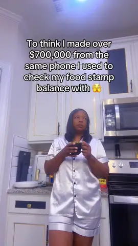A post by @bellahroze on TikTok caption: #creatorsearchinsights #digitalmarketingmom #digitalproductstosell #digitalproductsforbeginners 