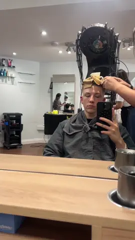 A post by @iamzuckerpuppe on TikTok caption: soll ich es nochmal machen? 