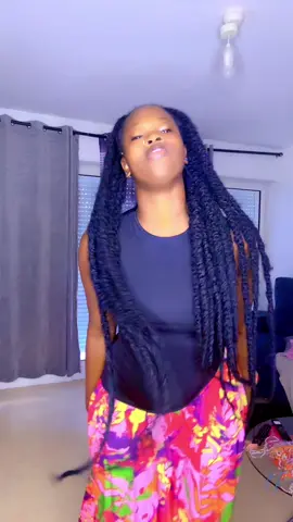 A post by @safiatoutraorebere on TikTok caption: #malitiktok🇲🇱 #bamakomali🇲🇱 #malitiktok🇲🇱 #cotedivoire🇨🇮 # @Safi bere 