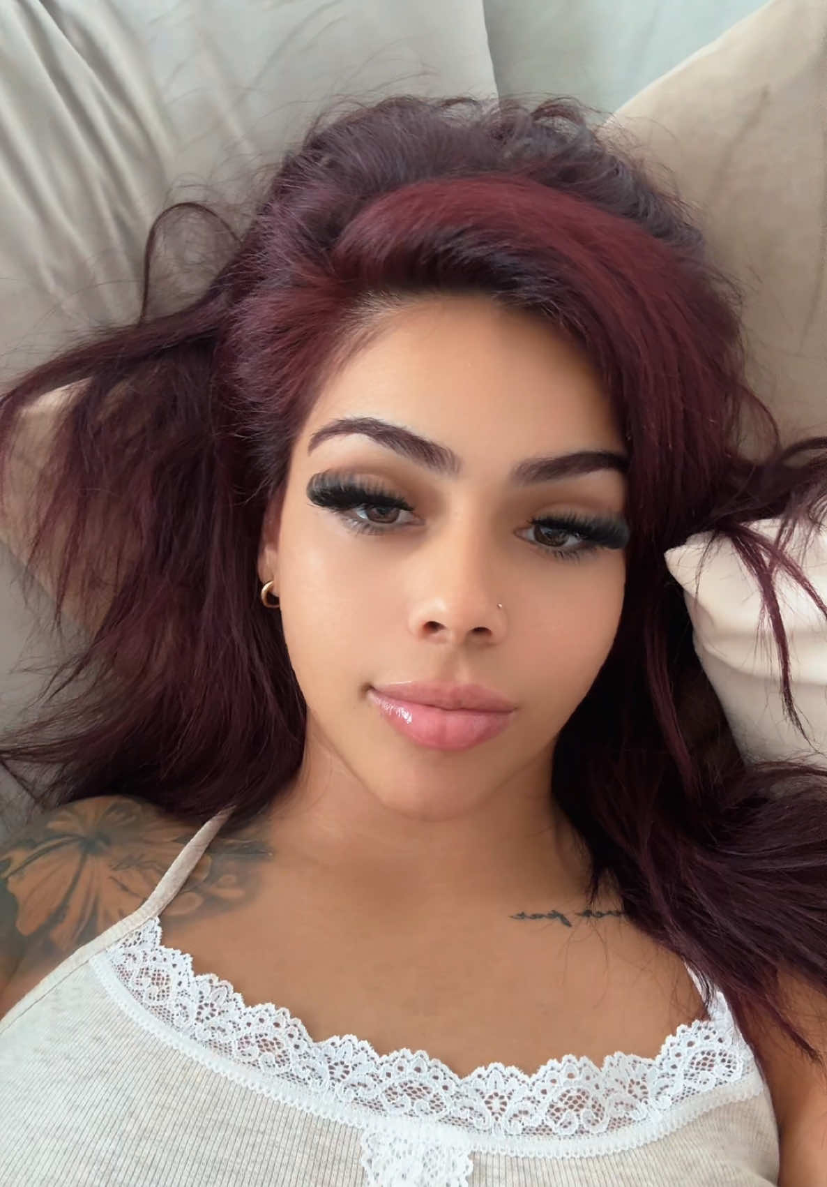 A post by @staceyyrosado on TikTok caption: 🤝🏼🤝🏼 #fyp #foryou 
