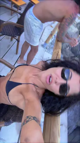 A post by @alessiasalvatore9 on TikTok caption: amore portami a ischia ho un dcnvts da sfoggiare
