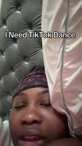 A post by @glittergirlgloss on TikTok caption: Tag Yall peeps 🫠 #tiktokdance #glossup #stmg 