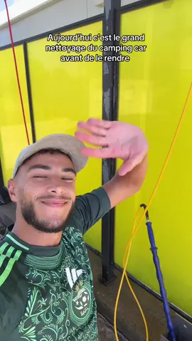 A post by @illyeskays on TikTok caption: Cette fois c’est une video menage un peu différente des autres.. puisqu’elle se fait dans un camping car 😭🫶🏽 #menage #clean #CleanTok #Home #campingcar #propre #fyp 