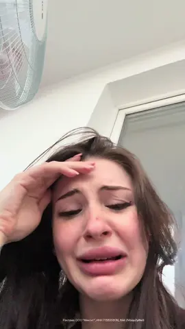 A post by @alexxxxan on TikTok caption: девочки, я, конечно люблю вайб Пэрис Хилтон и Ксении Собчак из начала нулевых, но загорелая (сгоревшая) кожа в моде была совсем немного… а вот молодость- всегда!  так что заботьтесь о своей коже ХОРОШО! вот вам арт:  WB WW114898   Ozon 1873587030 пользуйтесь, кошки!
