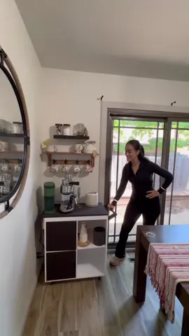 A post by @mireyadelatorre12 on TikTok caption: A petición de todas reconstruí mi Coffe bar por q el anterior a nadie le gusto 😢☕️ #CoffeeLovers #HomeDecor #CoffeeBar