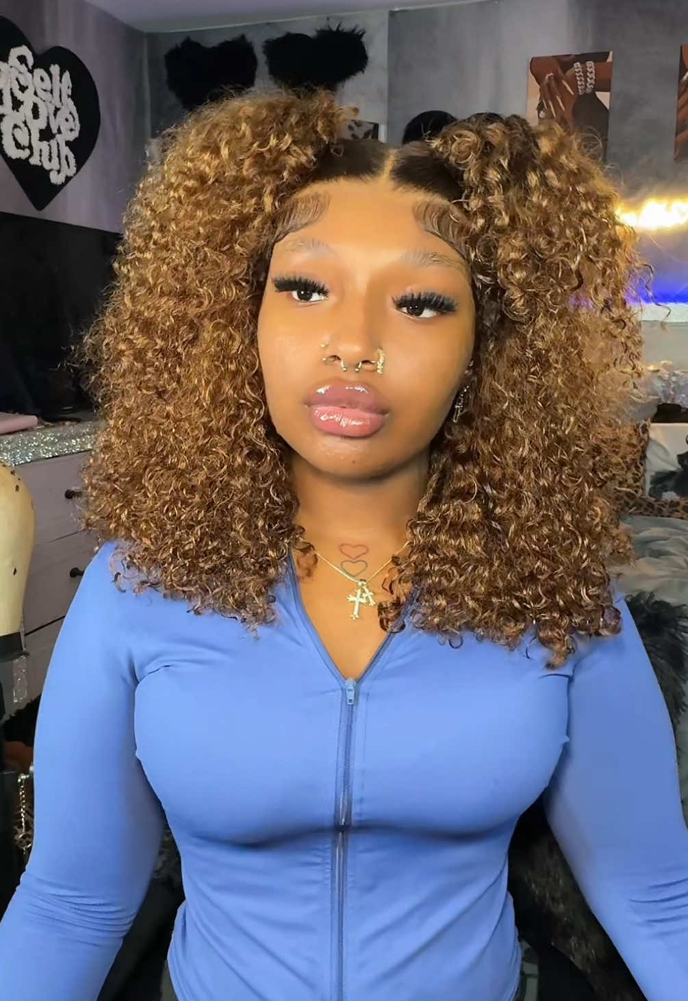 A post by @biffzy on TikTok caption: @BangJazzhairofficial @bangjazzhair 5x5 20 inch kinky curly gluless wig😍😱‼️ this ombré color is everything click the shopping cart link to purchase 🙏🏽‼️