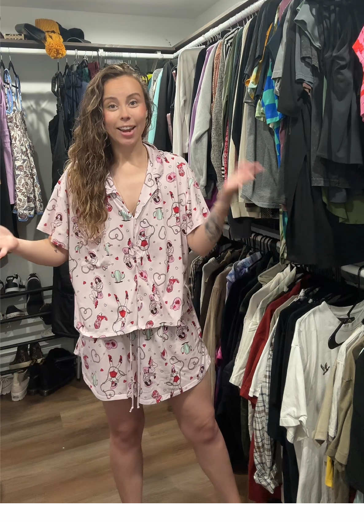 A post by @thebaileylavender on TikTok caption: #baileylavender #fyp #comedy #grwm #salonlife #hairstylist #haircomedy #relatable #gdwm 