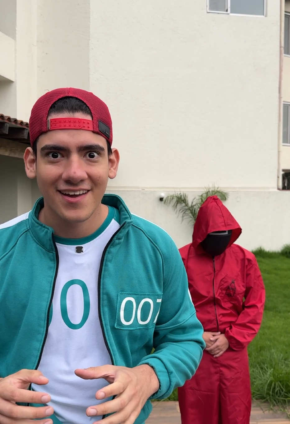 A post by @thedonato on TikTok caption: Estoy dentro de el Squid game😰😰 #EpicPartner #SquidGame3 #SquidGame