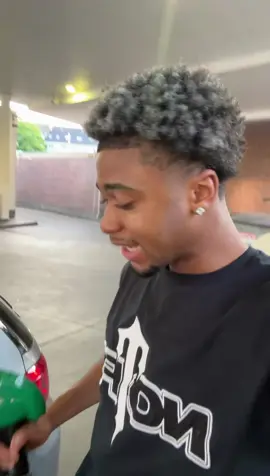 A post by @brooklyn_oy on TikTok caption: Hab das Auto seit 2 Wochen 