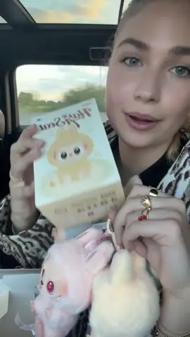 A post by @roxydekker on TikTok caption: Oh nee labubus 