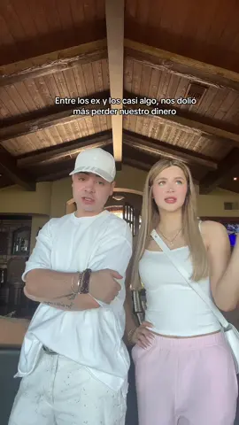 A post by @carolcastromx on TikTok caption: Ya nos vamos de comprasss
