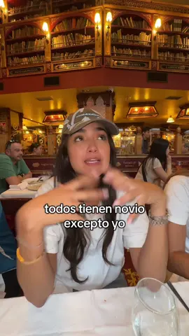A post by @ximeponch on TikTok caption: una plática normal en la cena con mi familia y mi mejor amiga 