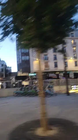 A post by @elissaparisparis on TikTok