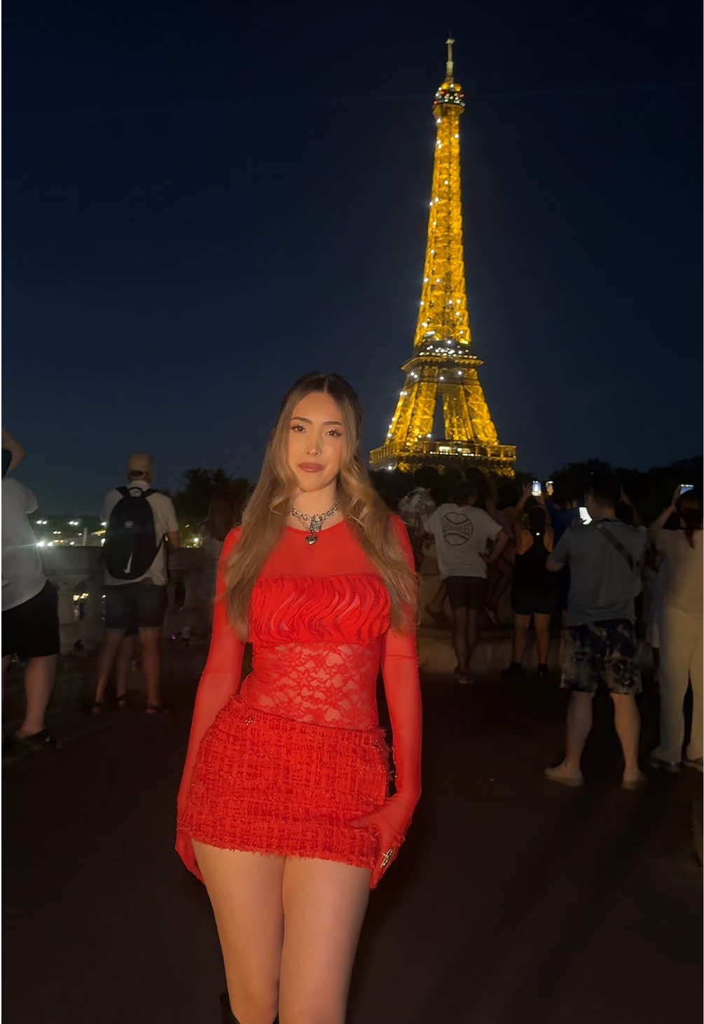 A post by @paulinat on TikTok caption: 😍 I love Paris #paris #ipautorres #pautorres #eiffeltower 