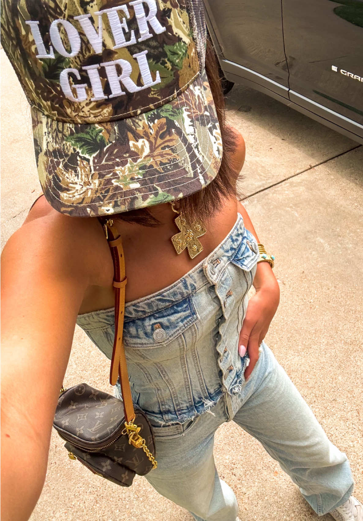 A post by @feltsmallie on TikTok caption: this one took me out #outfitideas #OOTD #outfitinspo 