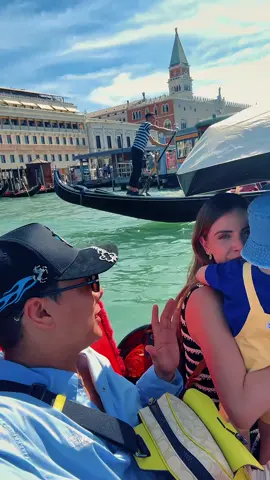A post by @briancaldron on TikTok caption: Por muchas más viajes a su lado ❤️🇮🇹
